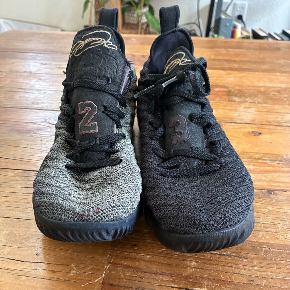 Nike LeBron 16 I'm King Basketball Kids 5Y Black Metallic Gold Kidcore Sporty